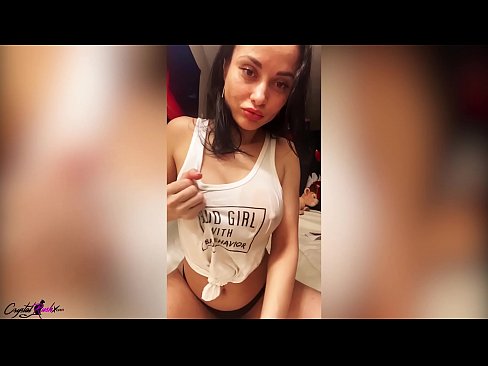 ❤️ Dona bonica tetona treu el seu cony i acaricia les seves enormes pits amb una samarreta mullada Porno al porno ca.kiss-x-max.ru ❌️
